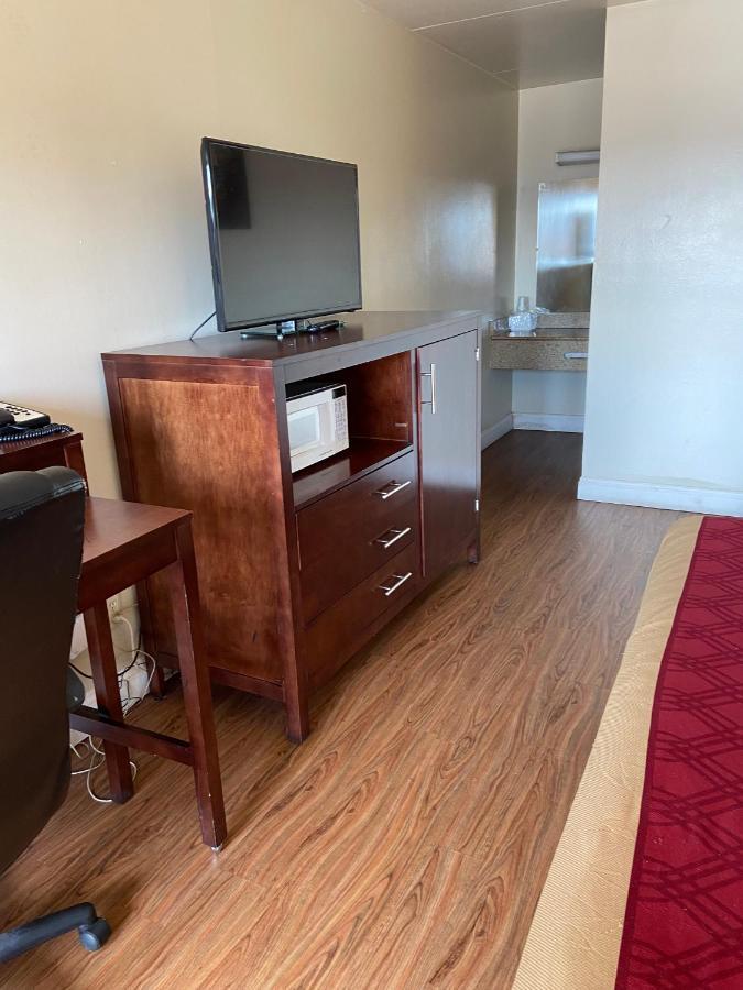 King'S Inn Motel Рединг Экстерьер фото